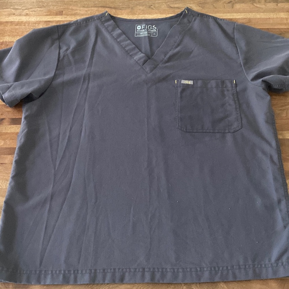 Figs Men's Charcoal Naga Scrub Top Size XL